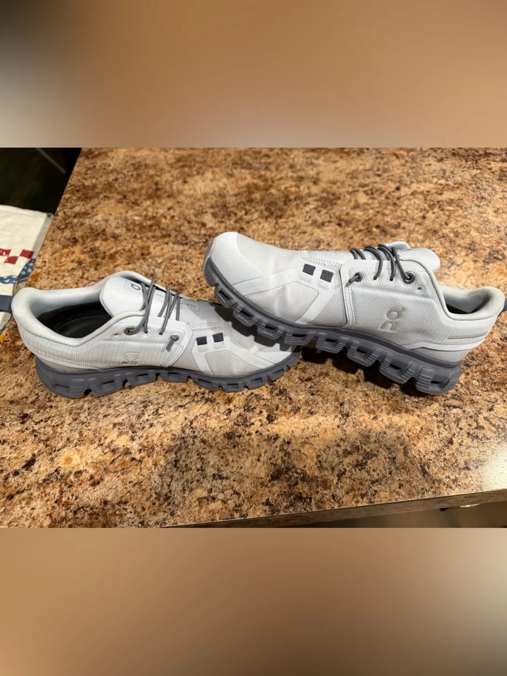 On Running Cloud Women's Lightweight Gray Running Shoes - Picture 4 of 6